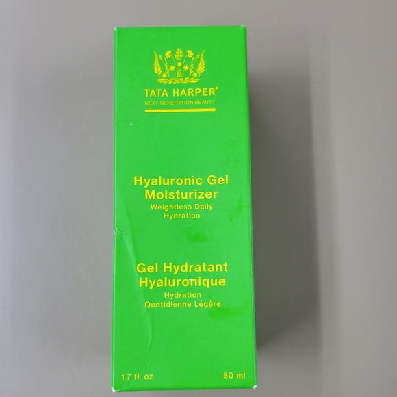 Tata Harper | Hyaluronic Gel Moisturizer - Picture 4 of 9